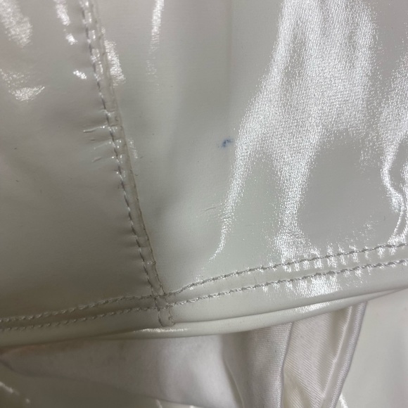 White PVC Crop top - Picture 2 of 3